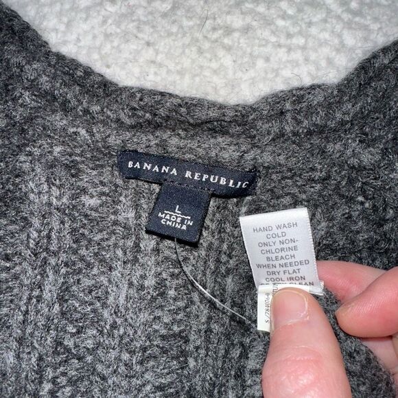 Banana Republic Large Cable Knit Wool Alpaca Short Sleeve V Neck Sweater NWOT - Picture 7 of 10